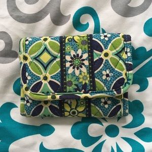 Vera Bradley Daisy wallet
